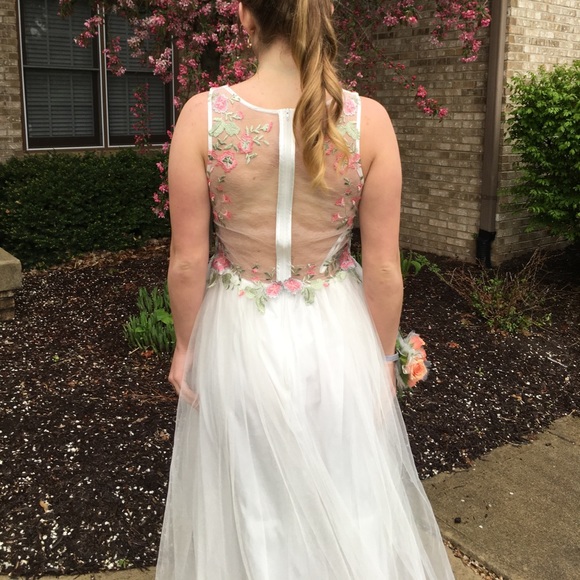 PROM DRESS - Picture 4 of 4